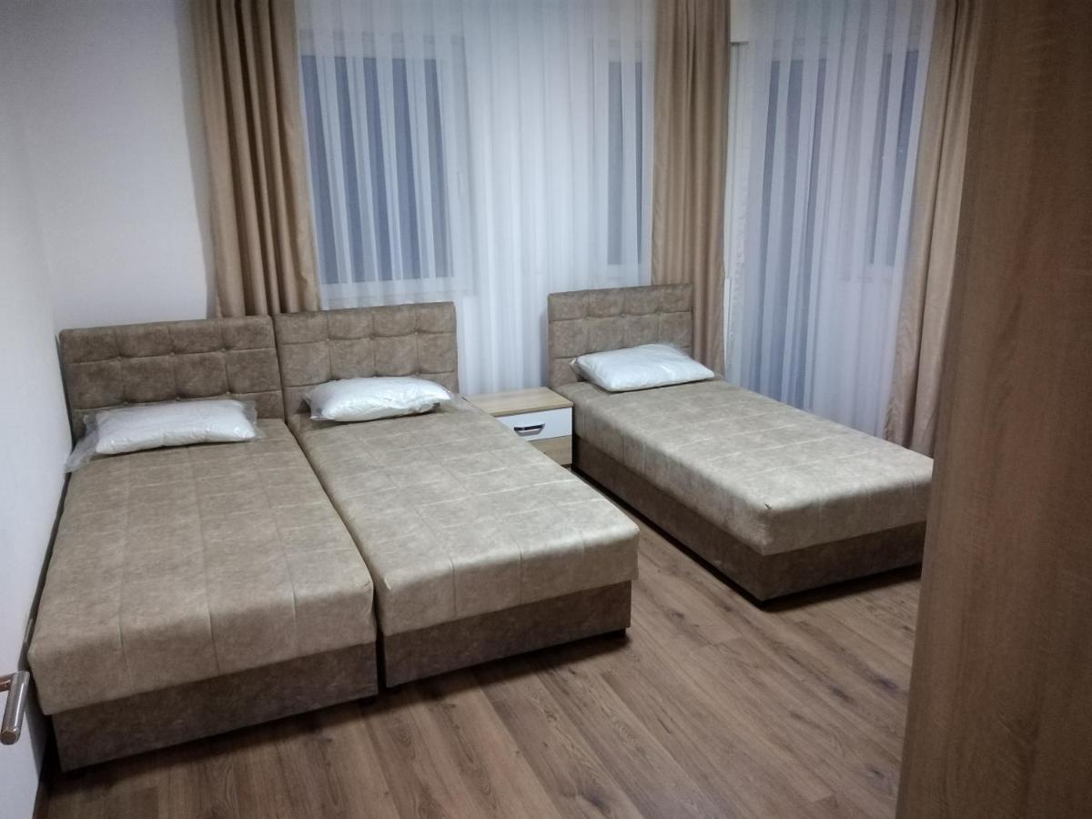 לינה וארוחת בוקר סייניצה Vila Centar Mb מראה חיצוני תמונה
