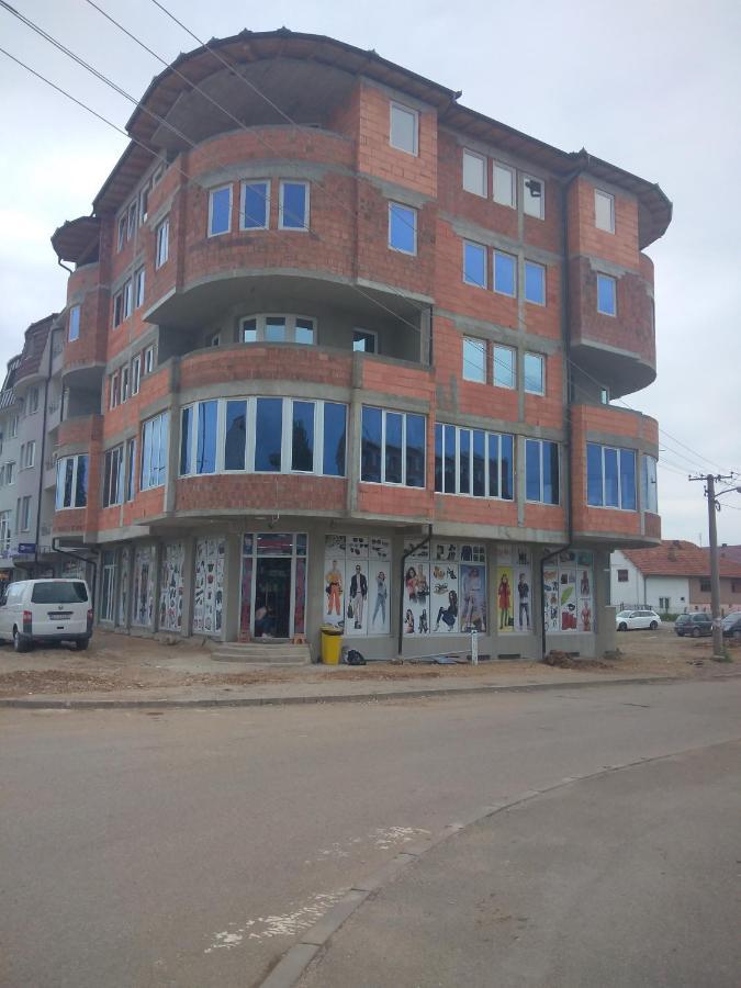 לינה וארוחת בוקר סייניצה Vila Centar Mb מראה חיצוני תמונה