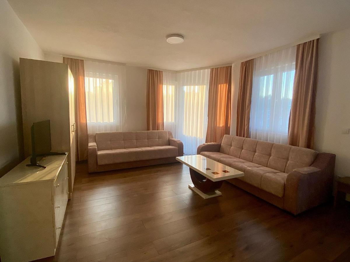 לינה וארוחת בוקר סייניצה Vila Centar Mb מראה חיצוני תמונה